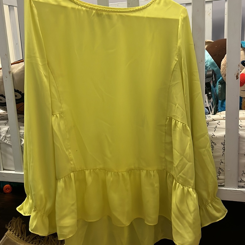 Womens Vibrant color tunic top beautiful material size 16
